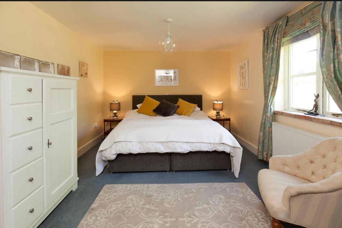 Spacious Swallow Cottage Tisbury Kültér fotó